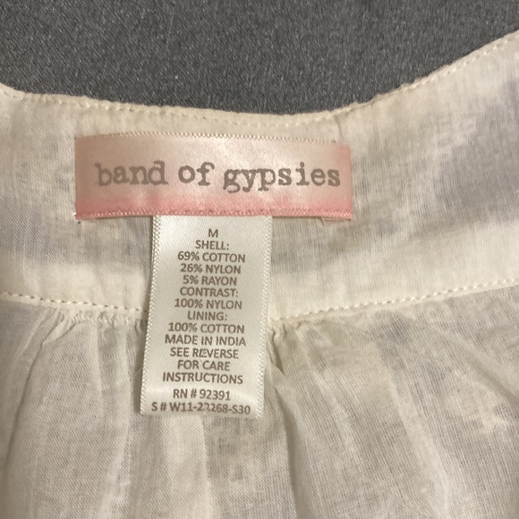 Band of Gypsies Boho Sheer
Lightweight lace lined Vest Size M cream/ivory color - Picture 6 of 11